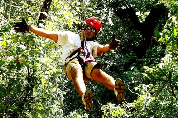 Jungle Zip Line in Roatán